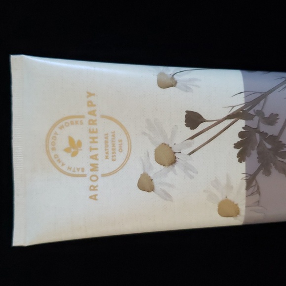 Aromatherapy Black Chamomile Moisturizing Body Wash 10oz - Bath & Body Works - Picture 4 of 5